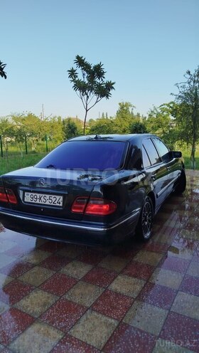 Mercedes E 220 1999, 304,000 km - 2.2 l - Zərdab