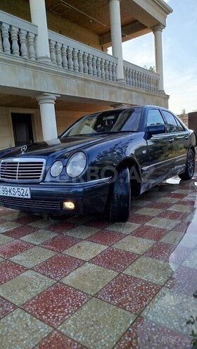 Mercedes E 220 1999, 304,000 km - 2.2 l - Zərdab