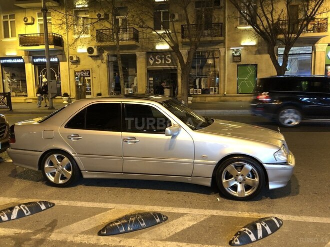 Mercedes C 240 1999, 196,000 km - 2.4 l - Bakı