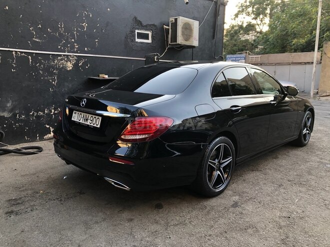 Mercedes E 300 de-6