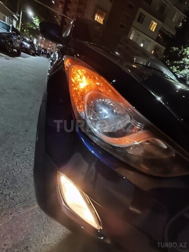 Hyundai Elantra-6