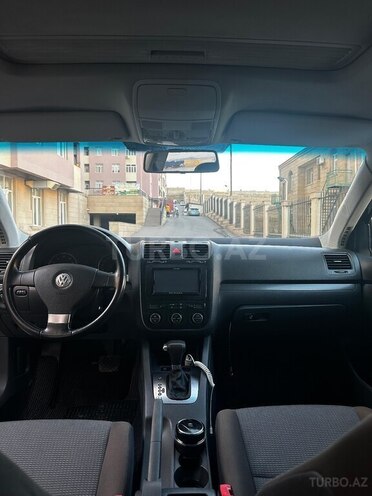 Volkswagen Jetta-8
