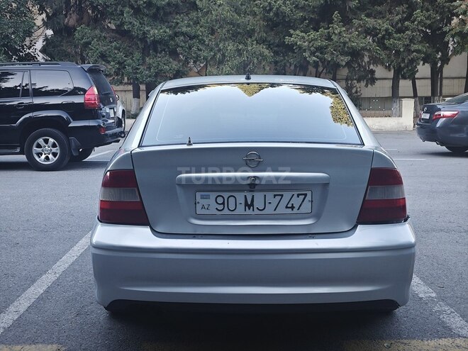 Opel Vectra-3