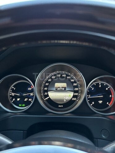 Mercedes E 220 d 2014, 227,718 km - 2.2 l - Bakı