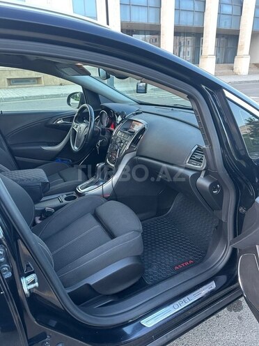 Opel Astra 2011, 250,000 km - 2.0 l - Ağdaş