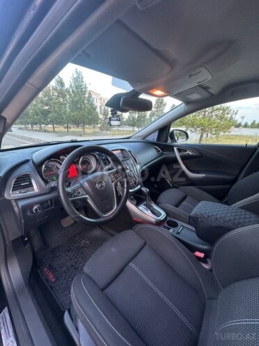 Opel Astra 2011, 250,000 km - 2.0 l - Ağdaş