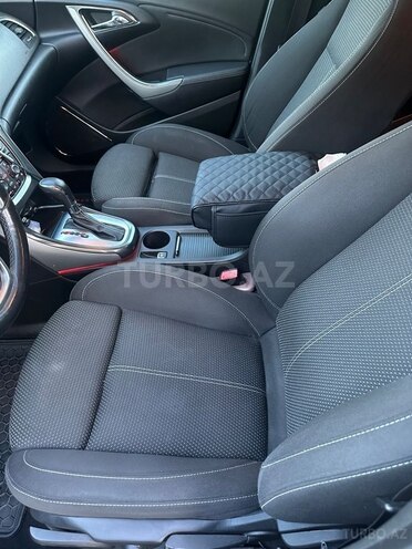 Opel Astra 2011, 250,000 km - 2.0 l - Ağdaş