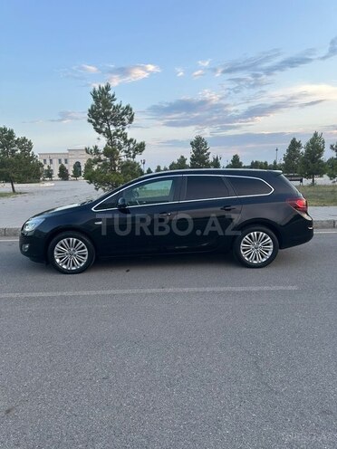 Opel Astra 2011, 250,000 km - 2.0 l - Ağdaş