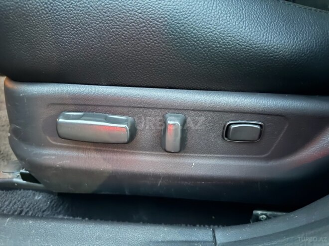Hyundai Sonata-16