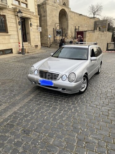 Mercedes E 220 d 2001, 265,000 km - 2.2 l - Bakı