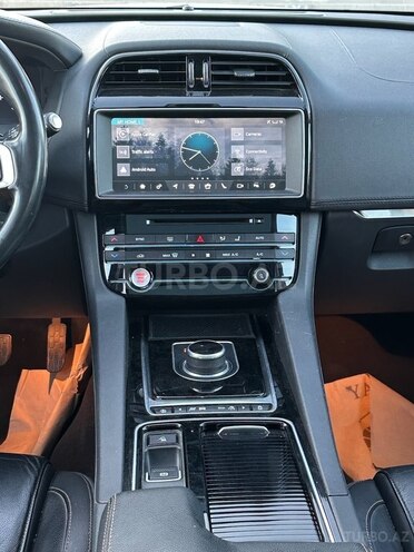 Jaguar F-Pace R 2017, 130,000 km - 2.0 l - Bakı