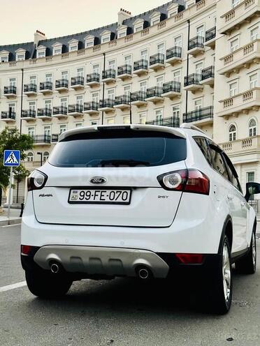 Ford Kuga 2010, 174,500 km - 2.5 l - Bakı