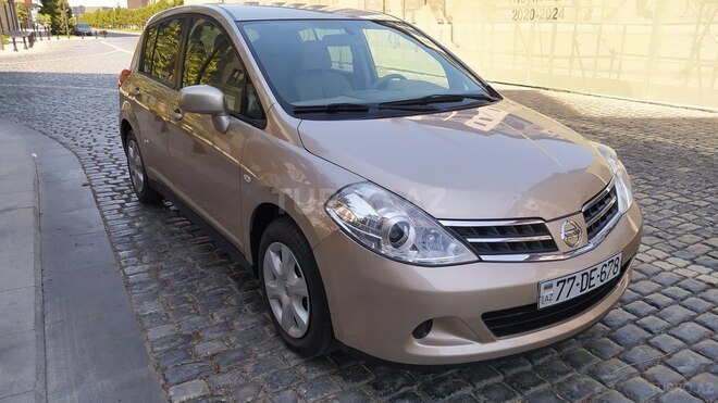 Nissan Tiida-10