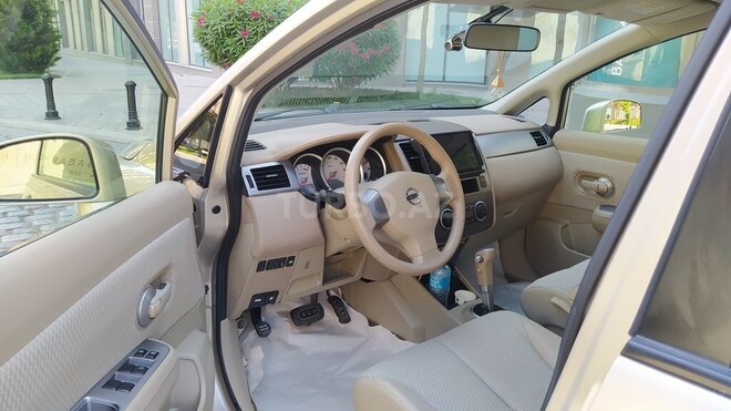 Nissan Tiida-20