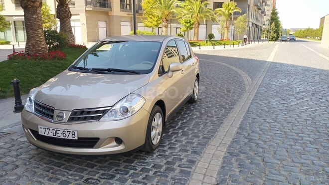 Nissan Tiida-13