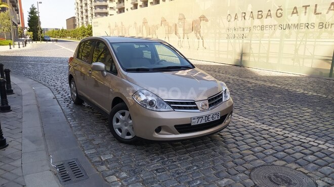 Nissan Tiida-1