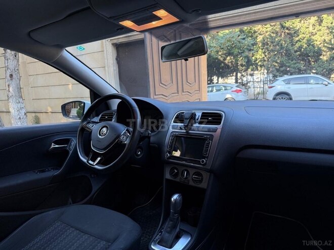 Volkswagen Polo 2018, 49,000 km - 1.6 l - Bakı