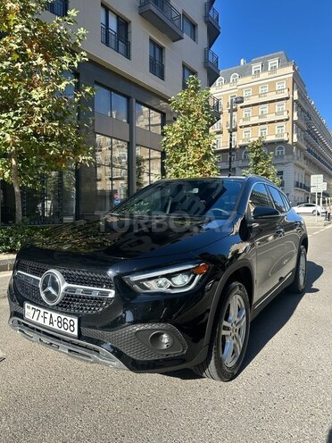 Mercedes GLA 250-1
