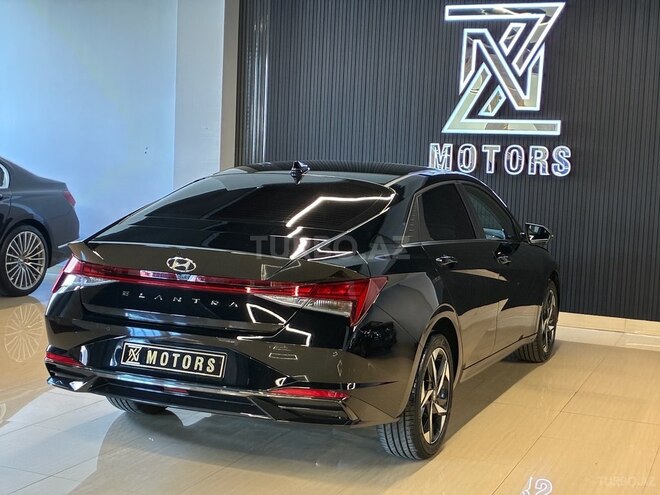 Hyundai Elantra-12