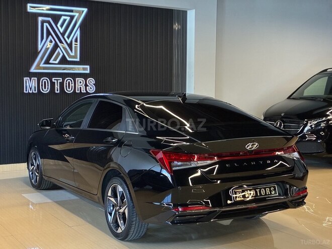 Hyundai Elantra-13
