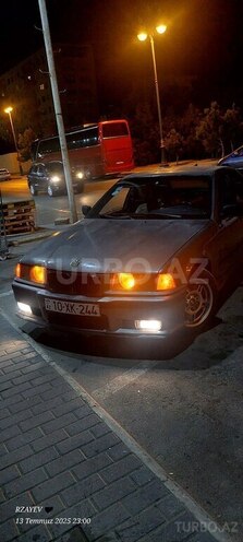 BMW 320-2