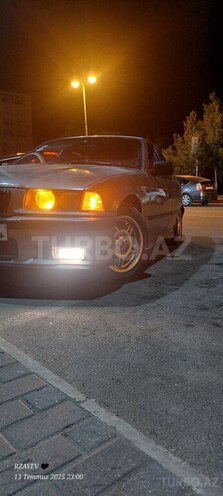 BMW 320-3