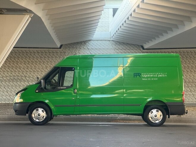Ford Transit-10