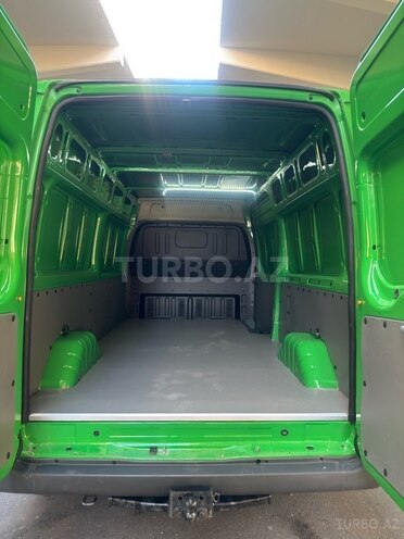 Ford Transit-9
