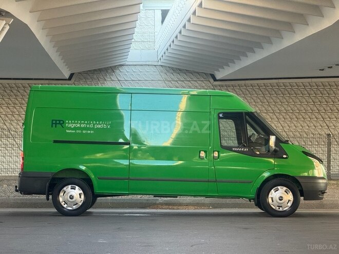 Ford Transit-11