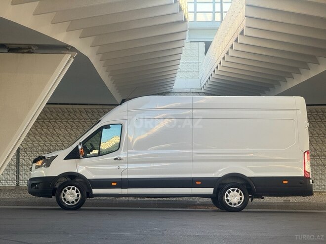 Ford Transit-10