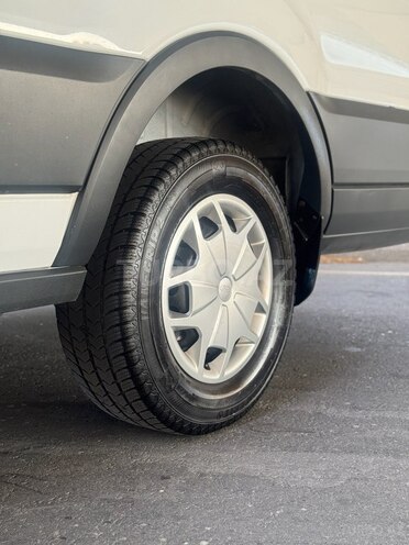 Ford Transit-4