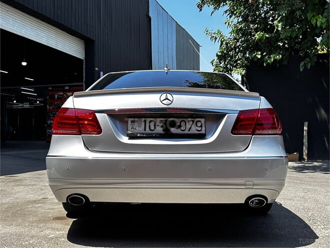 Mercedes E 220 d-8