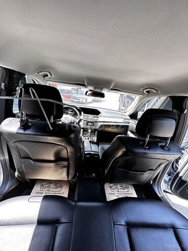 Mercedes E 220 d-3