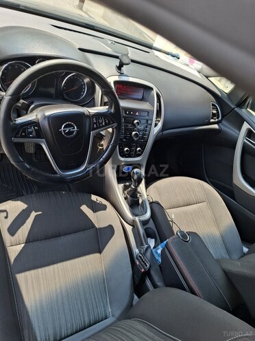 Opel Astra 2011, 317,000 km - 1.4 l - Bakı