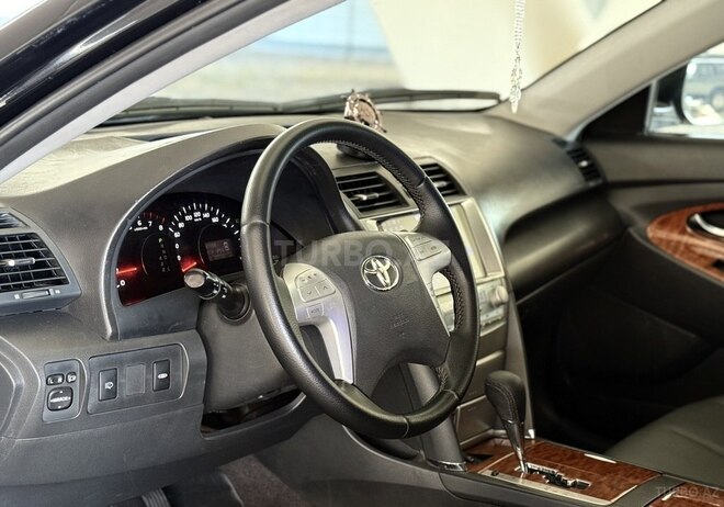 Toyota Camry-12