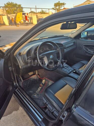 BMW 320-4