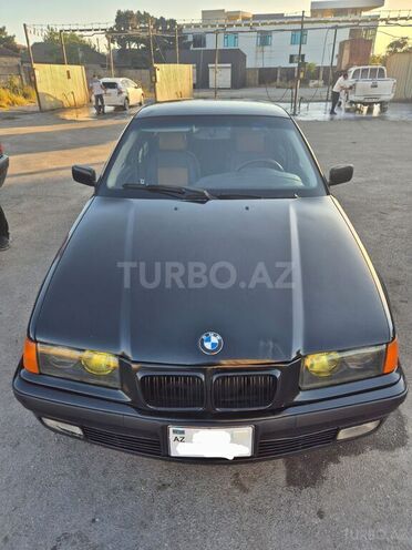 BMW 320-7