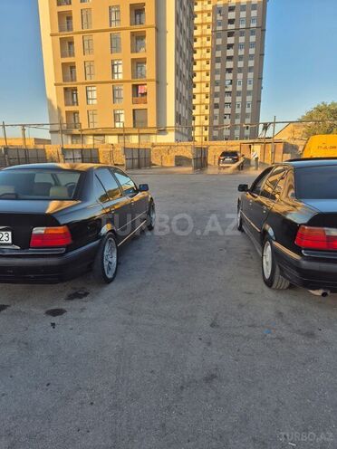 BMW 320-12