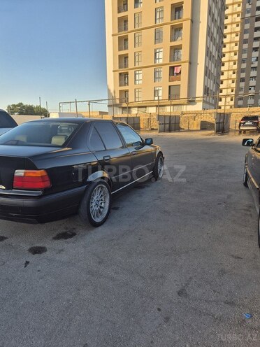 BMW 320-17