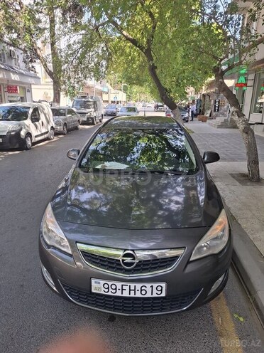 Opel Astra 2011, 317,000 km - 1.4 l - Bakı