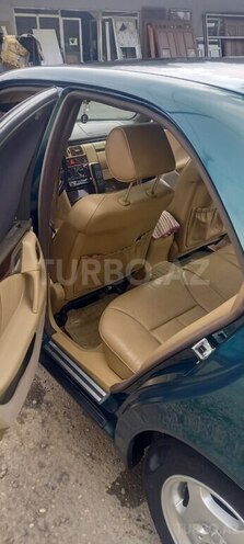 Mercedes E 230 1996, 235,624 km - 2.3 l - Quba