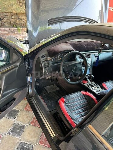 Mercedes E 280 1998, 350,000 km - 2.8 l - İmişli