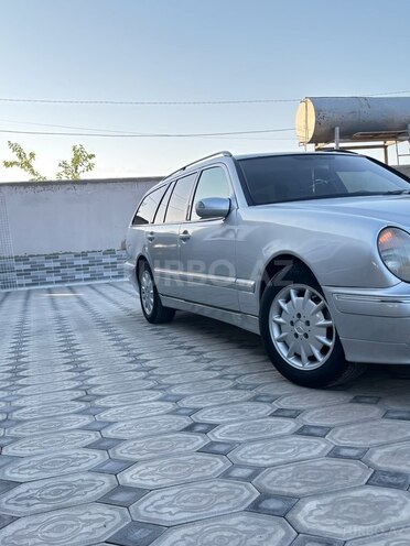Mercedes E 240 2000, 380,000 km - 2.6 l - Salyan