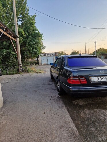 Mercedes E 280 1998, 350,000 km - 2.8 l - İmişli