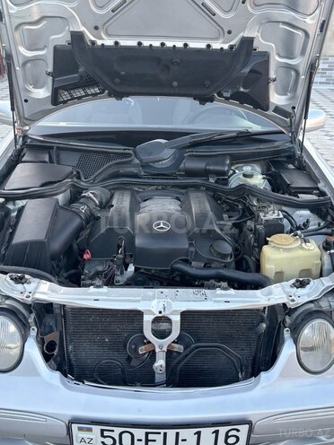 Mercedes E 240 2000, 380,000 km - 2.6 l - Salyan