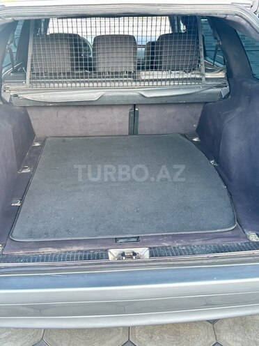 Mercedes E 240 2000, 380,000 km - 2.6 l - Salyan