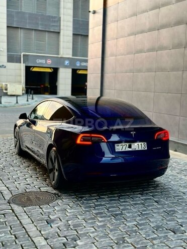Tesla Model 3-10