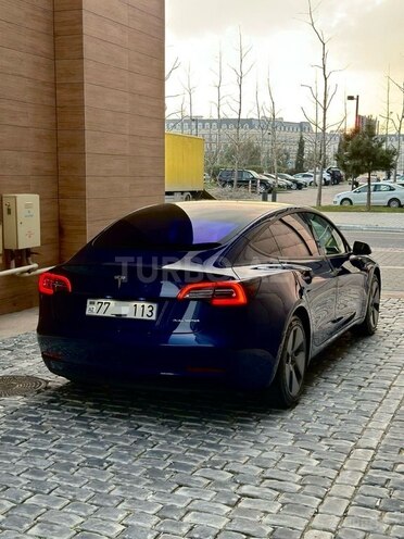 Tesla Model 3-12