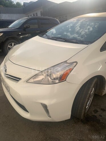 Toyota Prius V 2011, 273,910 km - 1.8 л - Bakı