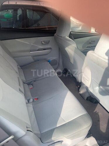 Toyota Prius V 2011, 273,910 km - 1.8 л - Bakı